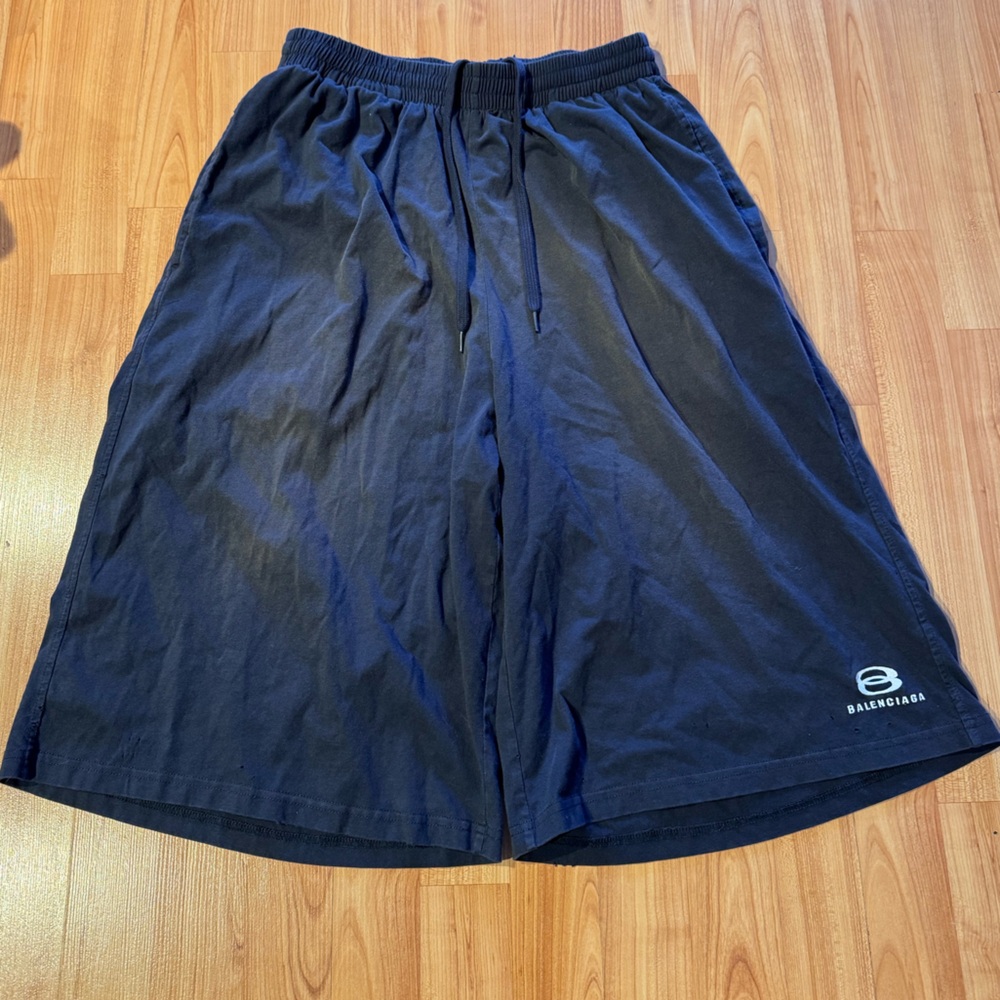 SOLD Balenciaga Unity washed oversized shorts